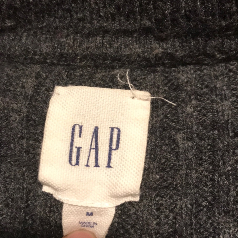 Gap Men's Charcoal Gray Crew Sweater - like new - Picture 2 of 3